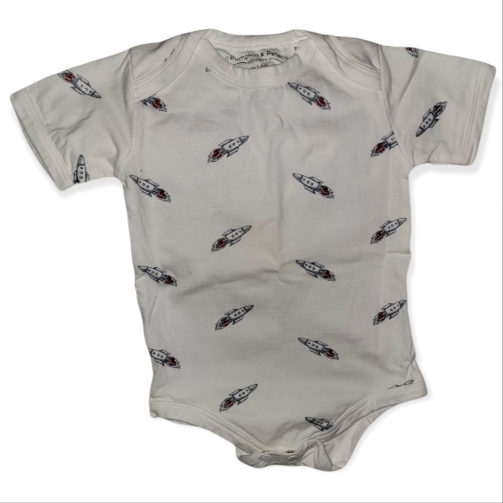 💥 3 for 25 💥𝅺NWOT Pumpkin and Peter 3-6 month organic onesie